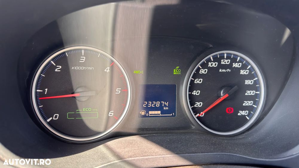 Mitsubishi Outlander - 3