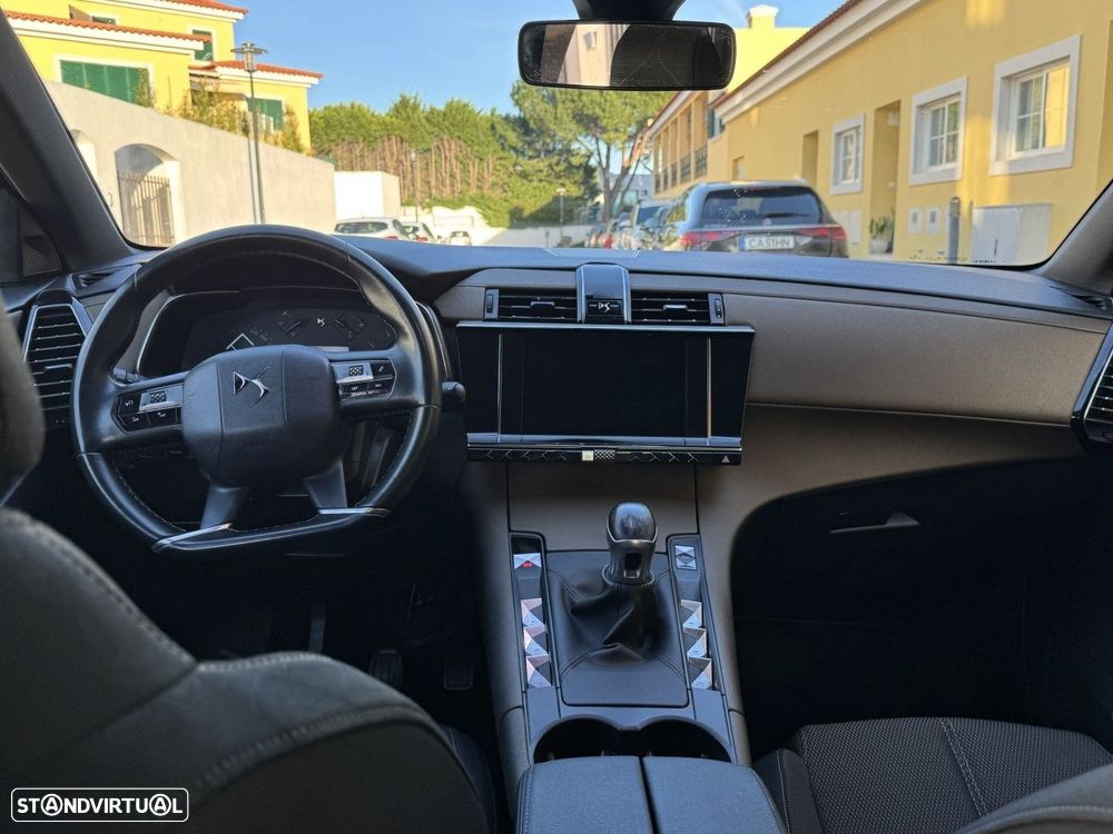 DS DS7 Crossback - 11