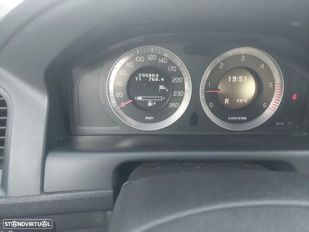 Volvo XC 60 D5 Summum Geartronic - 13