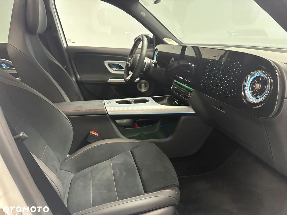 Mercedes-Benz GLB 220 mHEV 4-Matic 8G-eDCT - 28