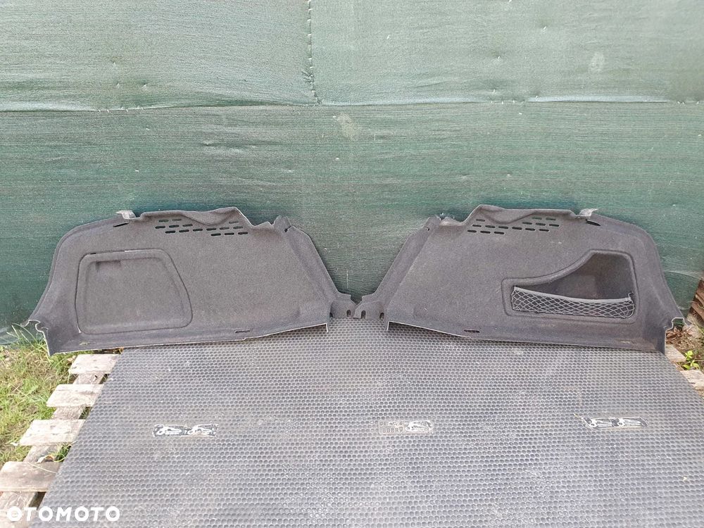 Boczki Boczek 8K5863887A 8K5863888F Bagażnika Tapicerka Soul Czarne Audi A4 B8 Sedan - 1
