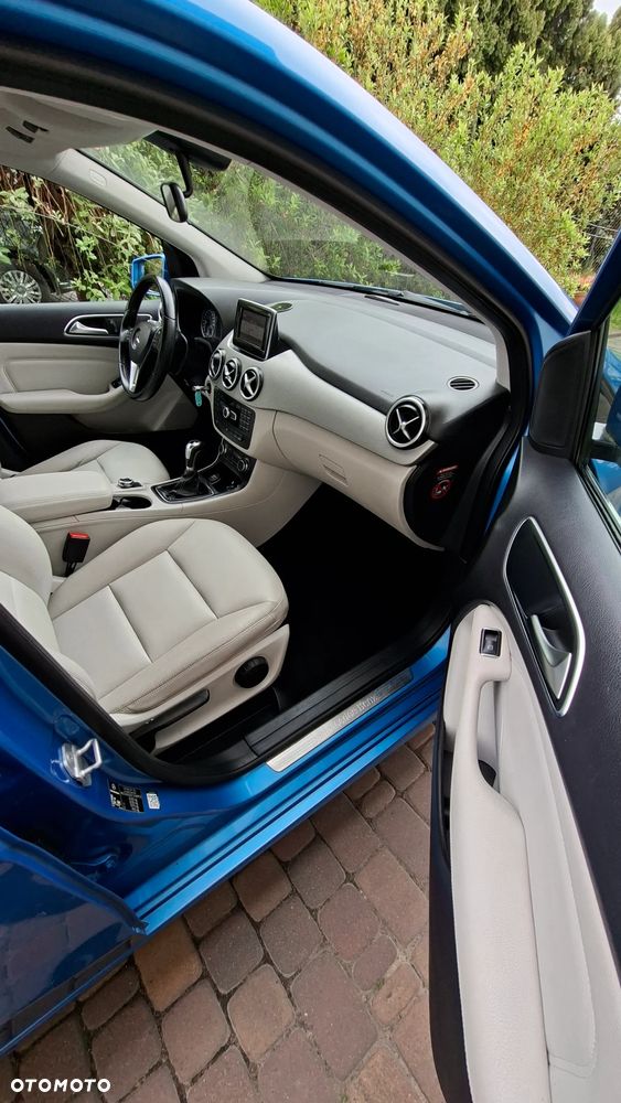 Mercedes-Benz Klasa B 180 CDI (BlueEFFICIENCY) - 16