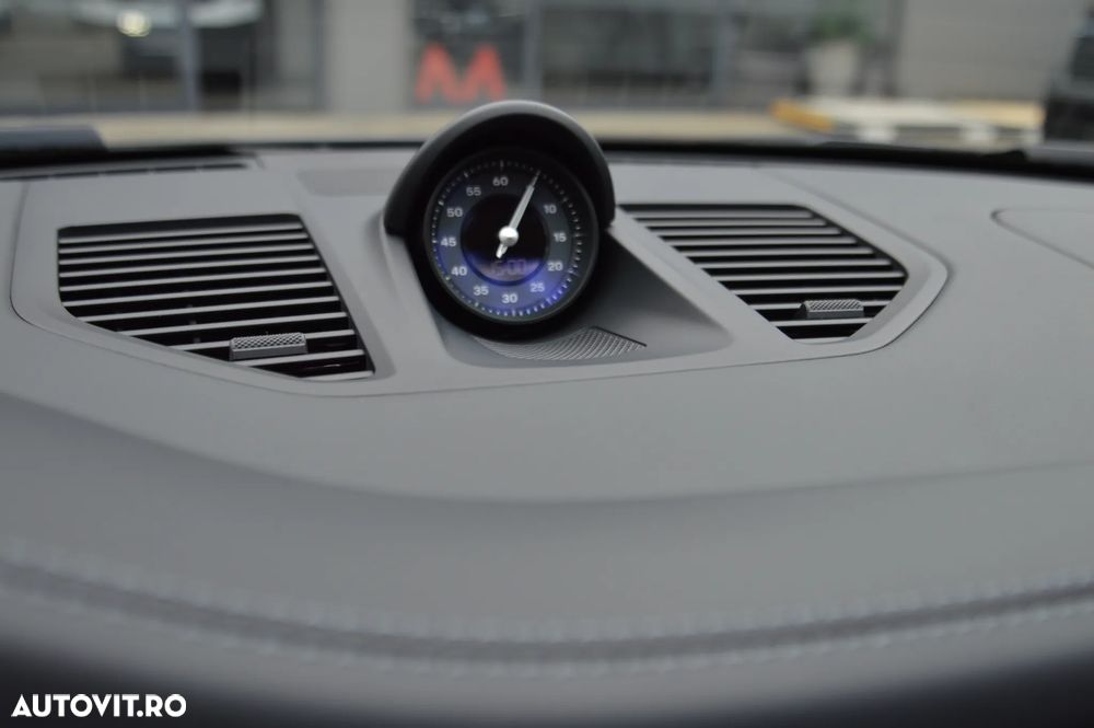 Porsche 911 Targa 4 GTS PDK - 16