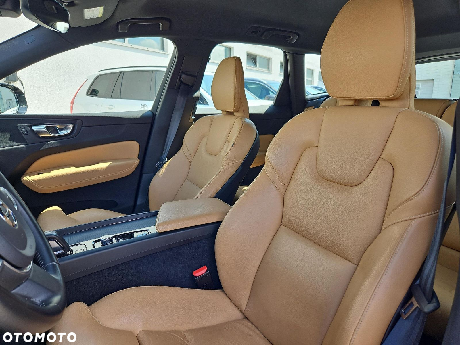 Volvo XC 60 B4 D AWD Momentum Pro - 13