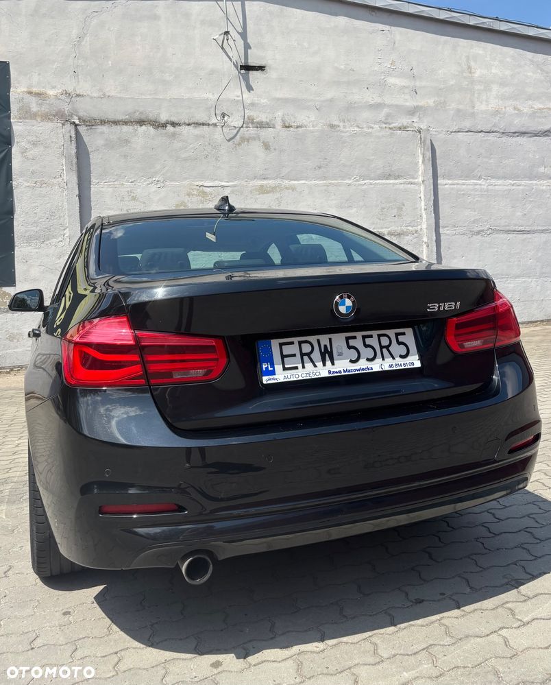 BMW Seria 3 318i - 4