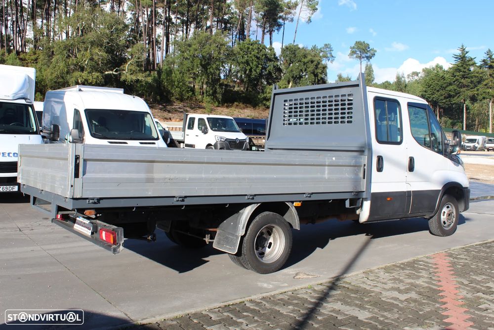 Iveco DAILY 35-160 CAB/DUPLA // 3.000cc // 2022 - 4