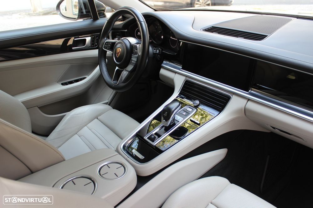 Porsche Panamera Sport Turismo 4 - 32