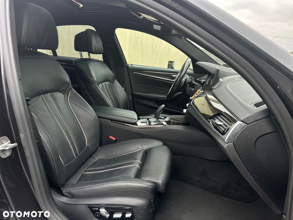 BMW Seria 5 540i xDrive Luxury Line - 12