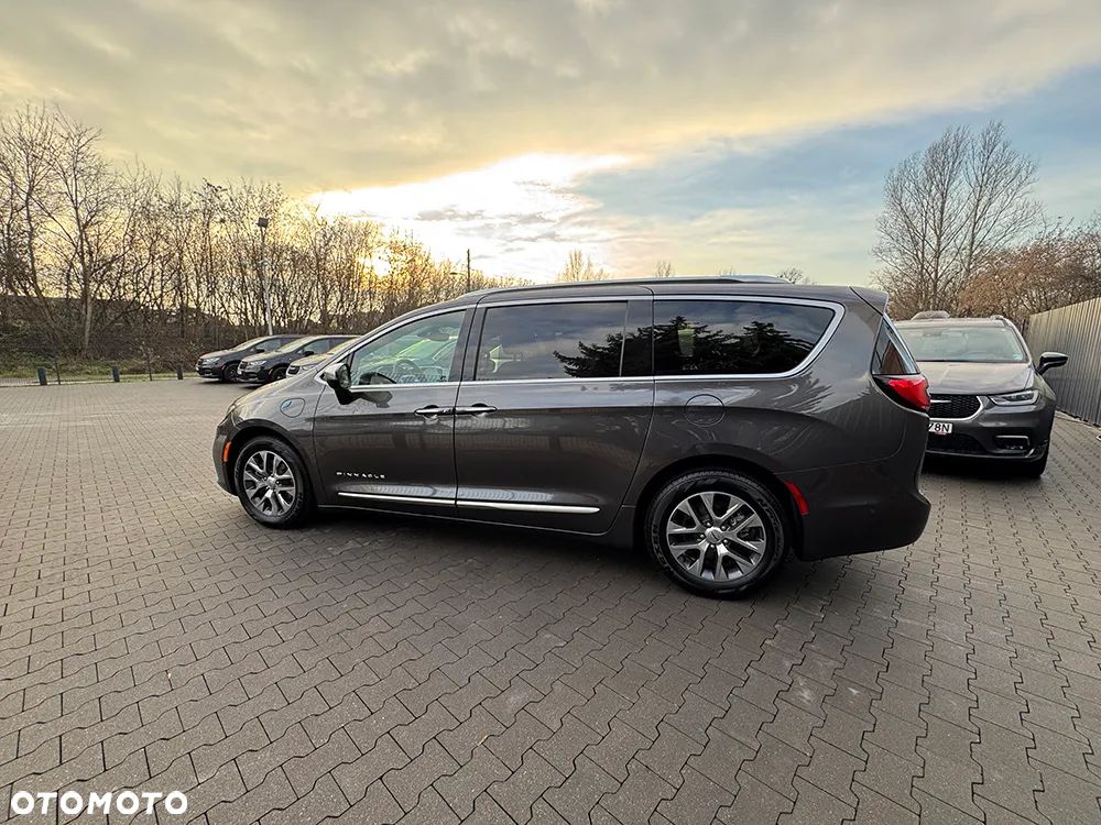 Chrysler Pacifica - 6