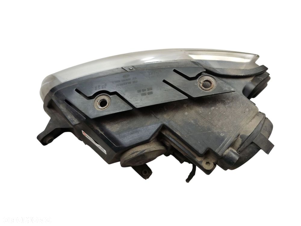 LAMPA PRAWY PRZÓD VOLKSWAGEN PASSAT B6 (2005-2010) 1.9 TDI 105KM - 4