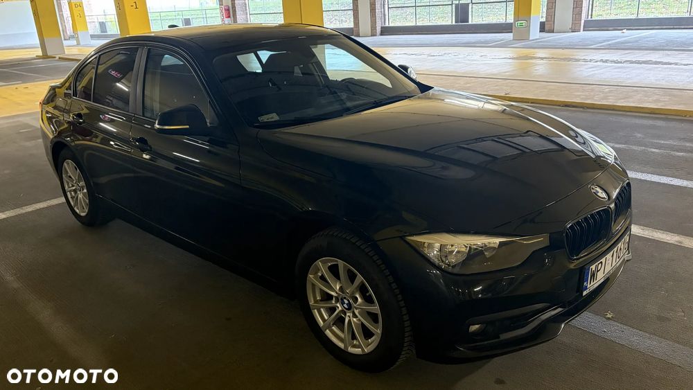 BMW 318I 2015 photo 4