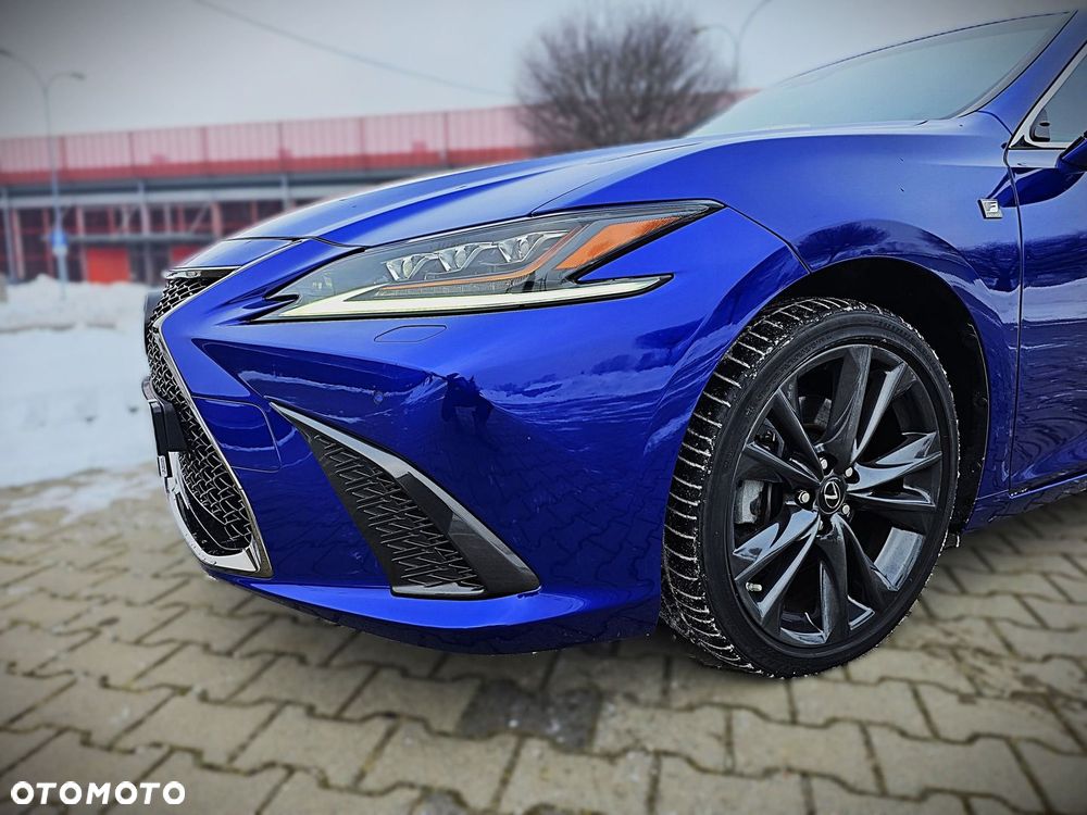 Lexus ES 300h F Sport Edition - 5