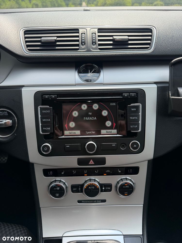 Volkswagen Passat 1.6 TDI (BlueMotion Technology) Comfortline - 16