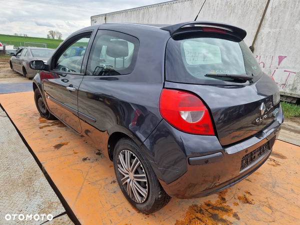Renault CLIO III lift 2009-2012 Silnik 1.5 dCi K9K766 86KM/63kW TEB66 na części drzwi klapa