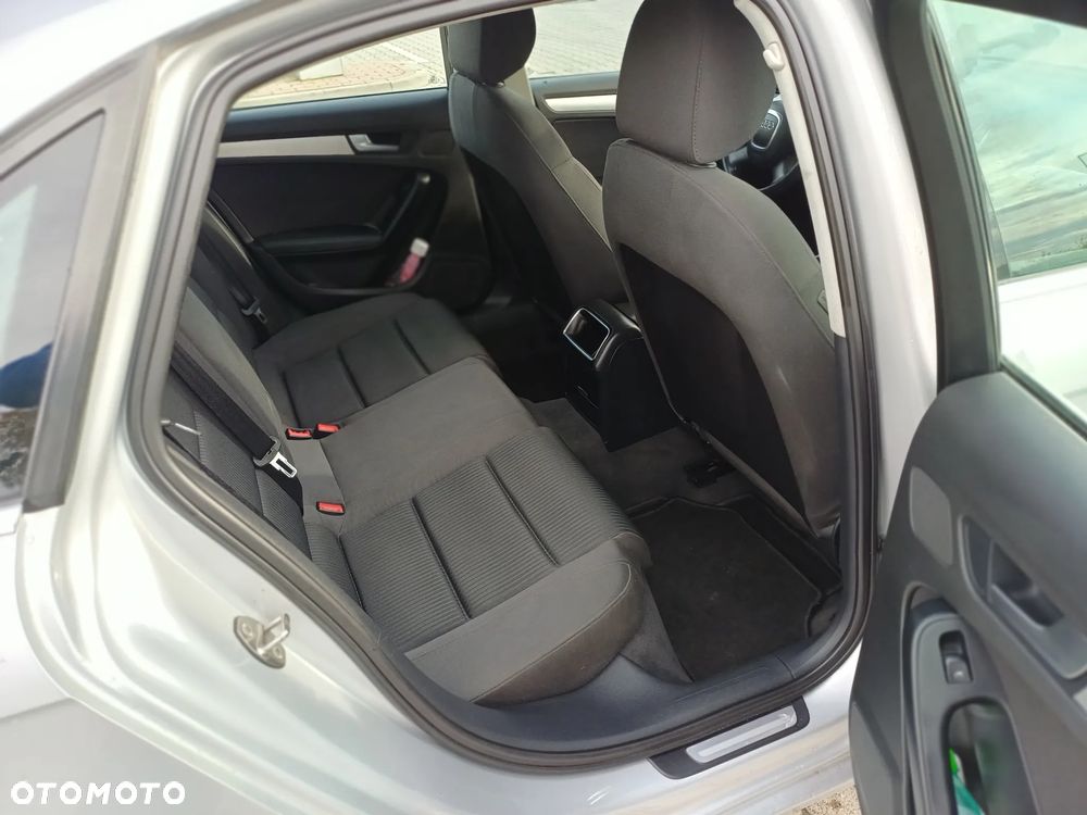 Audi A4 Limousine - 11