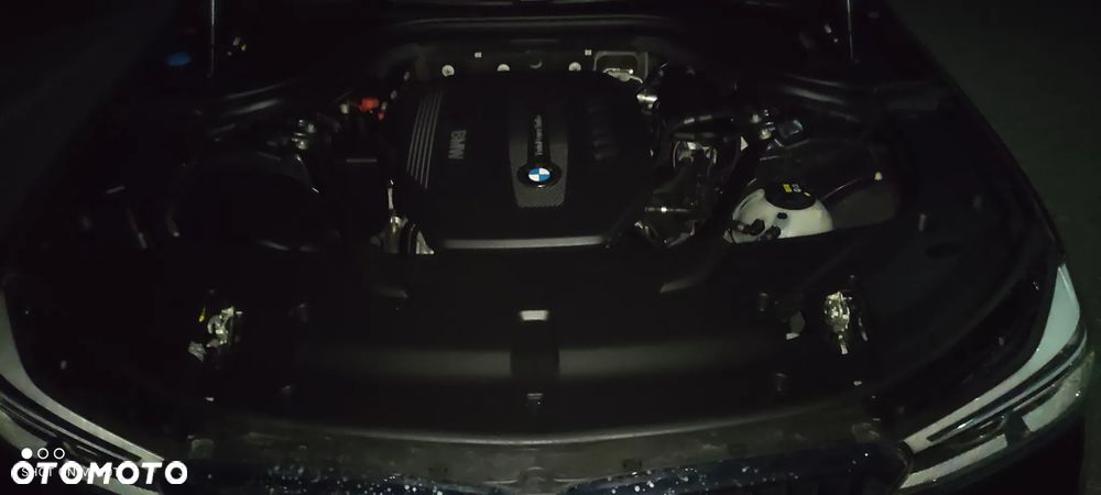 BMW 6GT - 8