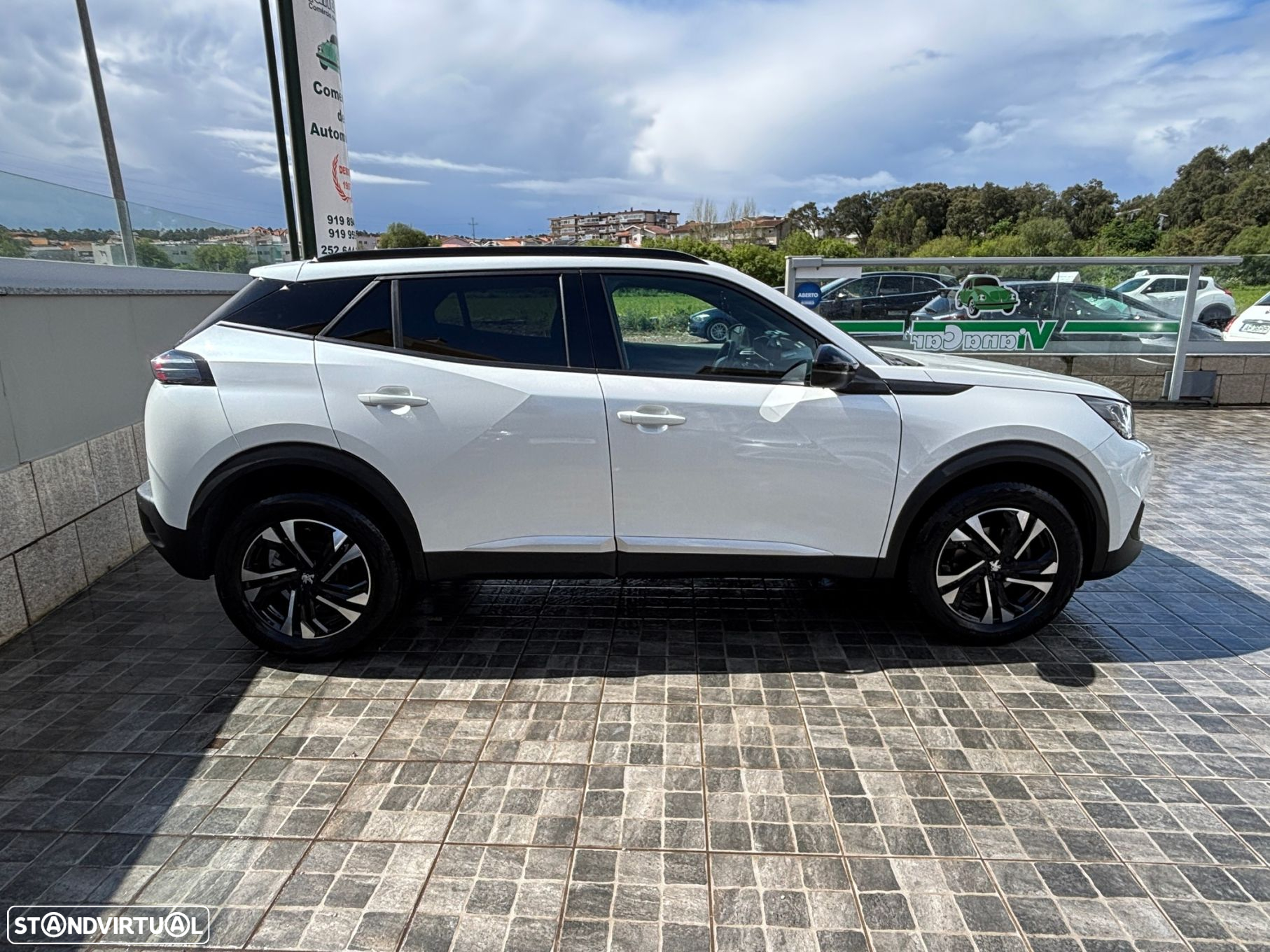 Peugeot 2008 1.2 PureTech Allure Pack - 5