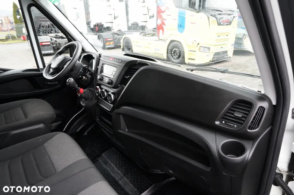 Iveco DAILY 35-160 / KONTENER 4,3 M / WINDA / BLIŹNIAK   DMC: 3500 KG /  2022 - 35