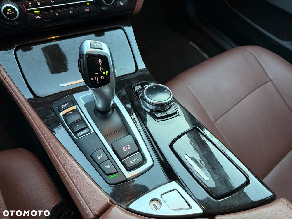 BMW Seria 5 535i xDrive Sport-Aut Luxury Line - 18