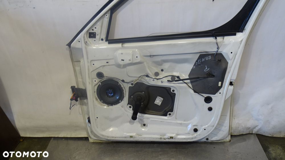 DRZWI PRAWY PRZÓD SKODA PRAKTIK 1.4TDI - 7
