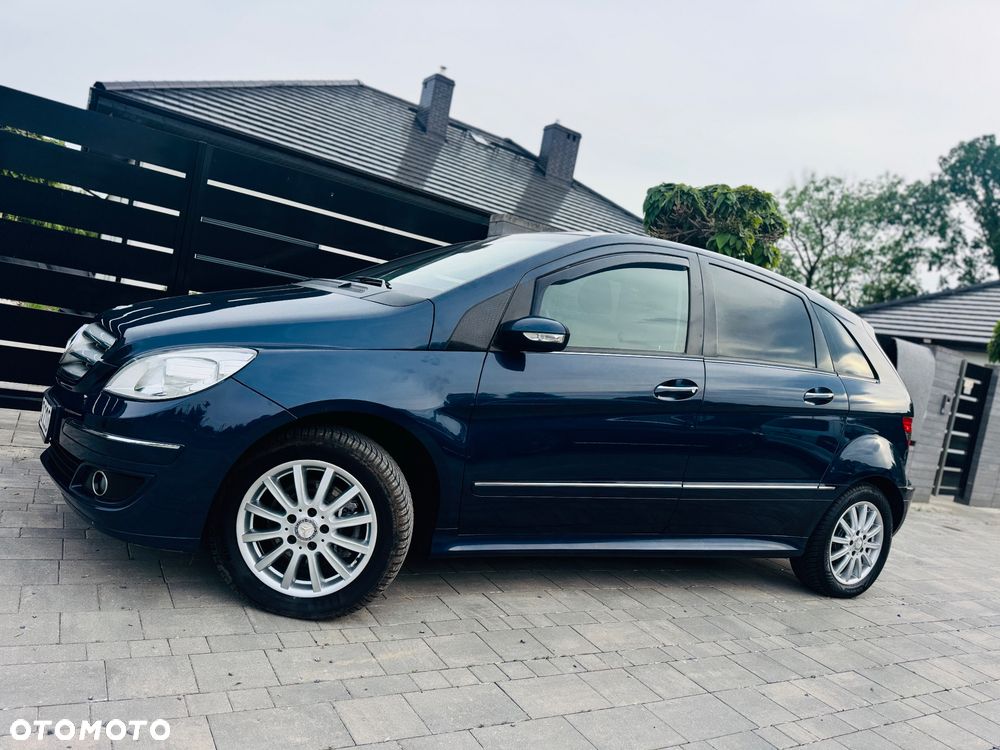 Mercedes-Benz Klasa B 200 Special Edition - 28