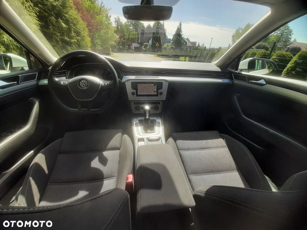 Volkswagen Passat - 17