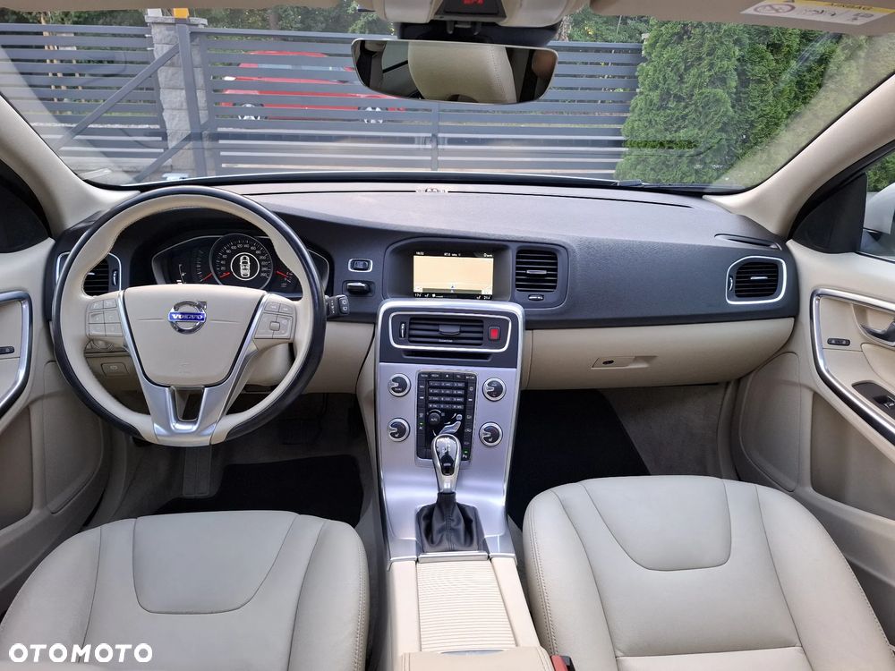 Volvo V60 T5 Drive-E Dynamic Edition (Momentum) - 14