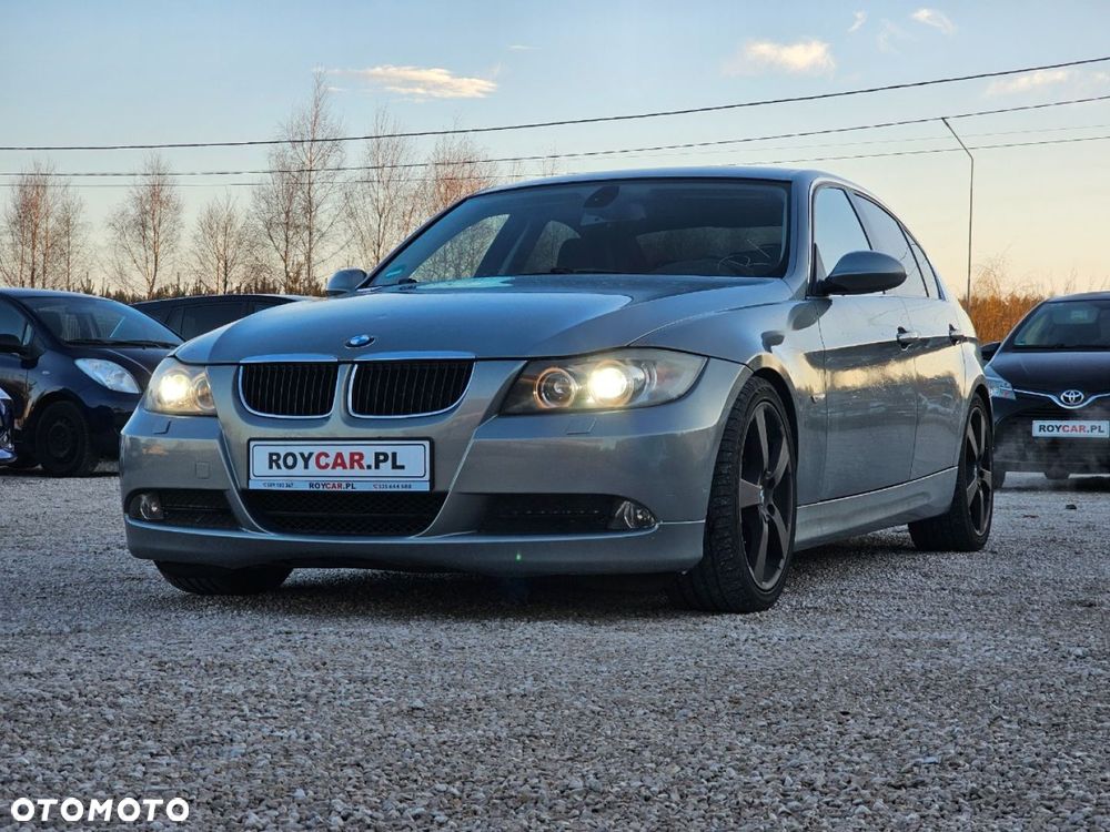 BMW Seria 3 330i - 3
