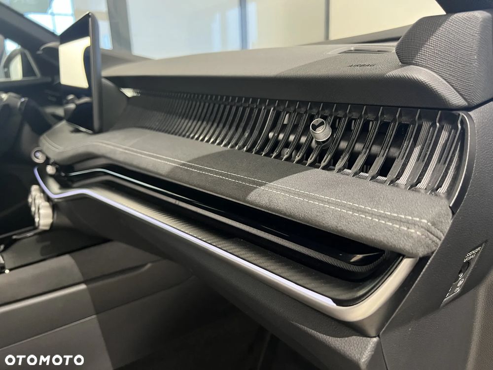 Skoda Superb 2.0 TDI SCR 4x4 Sportline DSG - 15