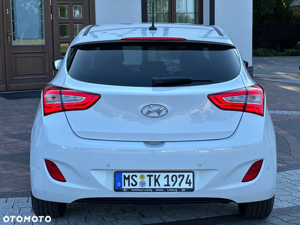 Hyundai i30 1.6 CRDi Fifa World Cup Edition - 15