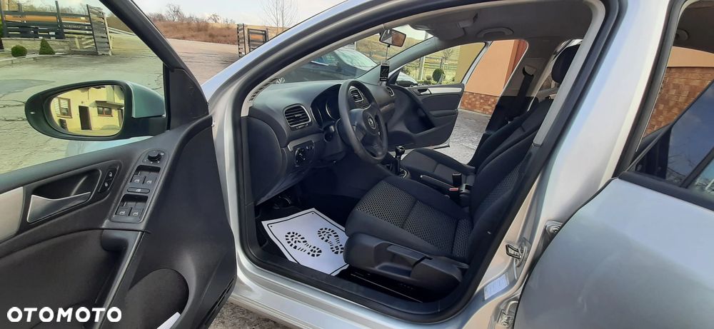 Volkswagen Golf - 33