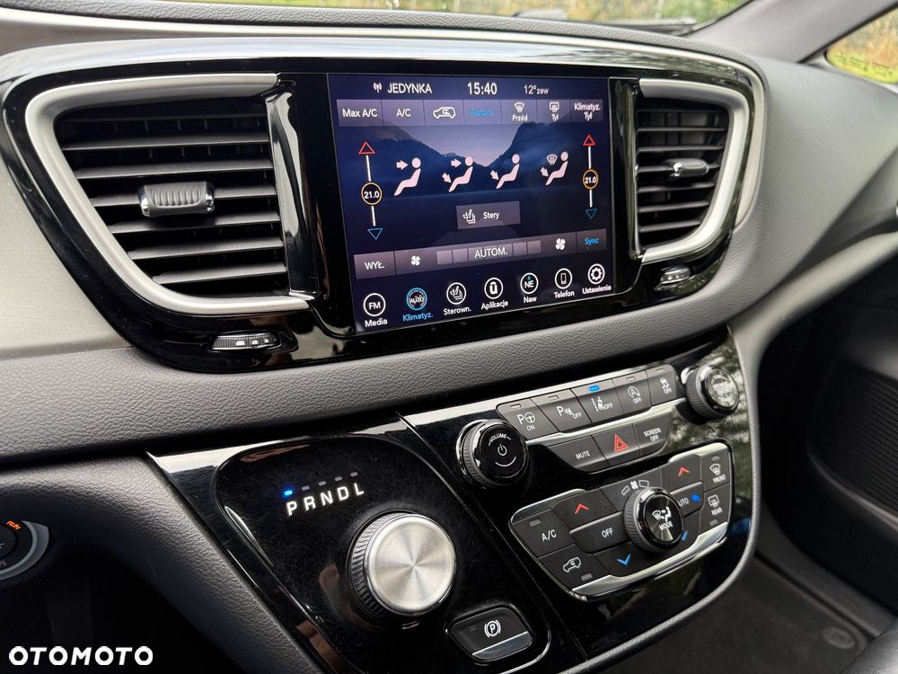 Chrysler Pacifica - 19