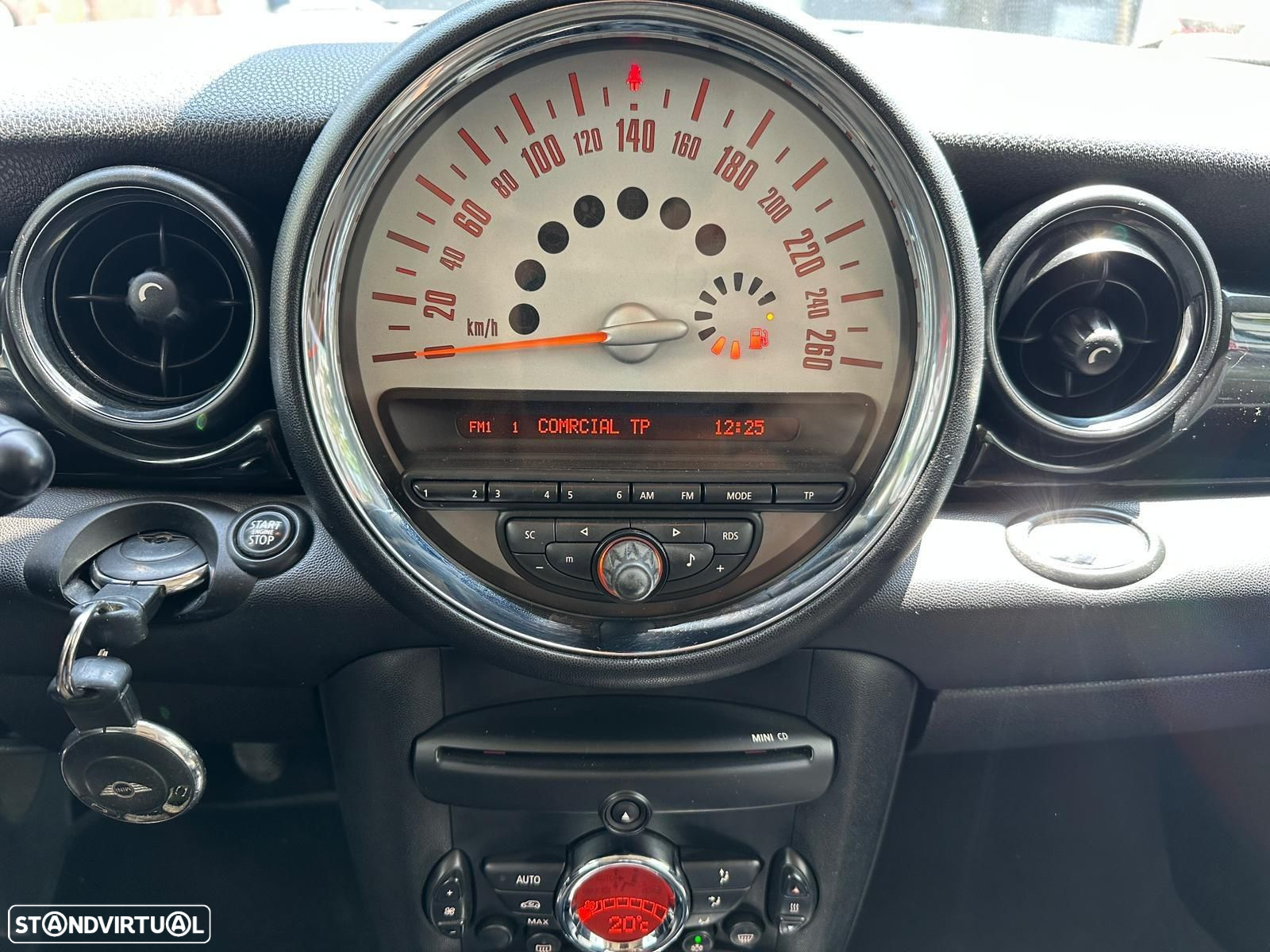 MINI 3 Portas Cooper D - 16