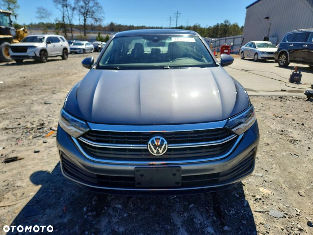 Volkswagen Jetta - 6