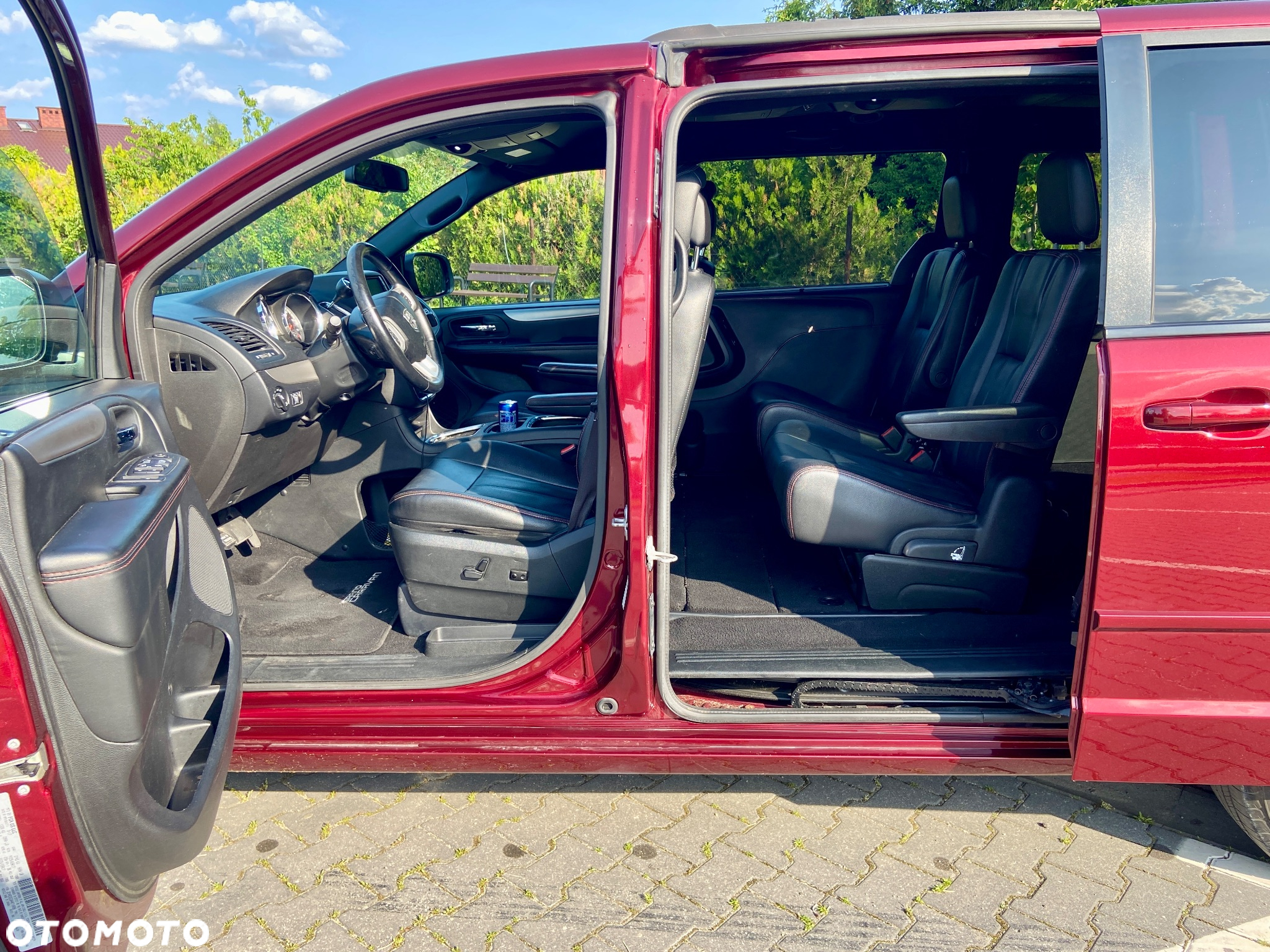 Dodge Grand Caravan - 9