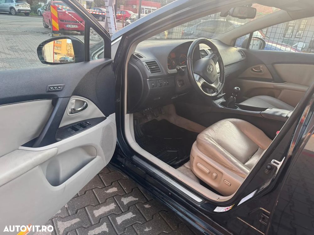 Toyota Avensis 2.2 D-CAT Luxury - 5