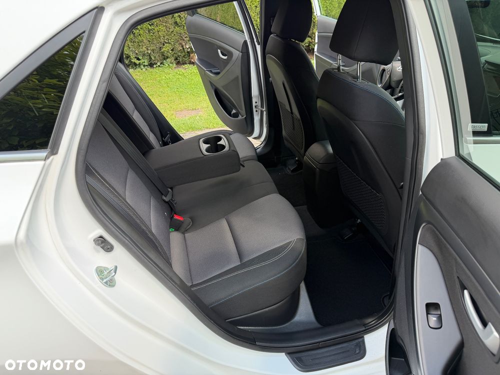 Hyundai i30 blue 1.6 GDI Passion - 22
