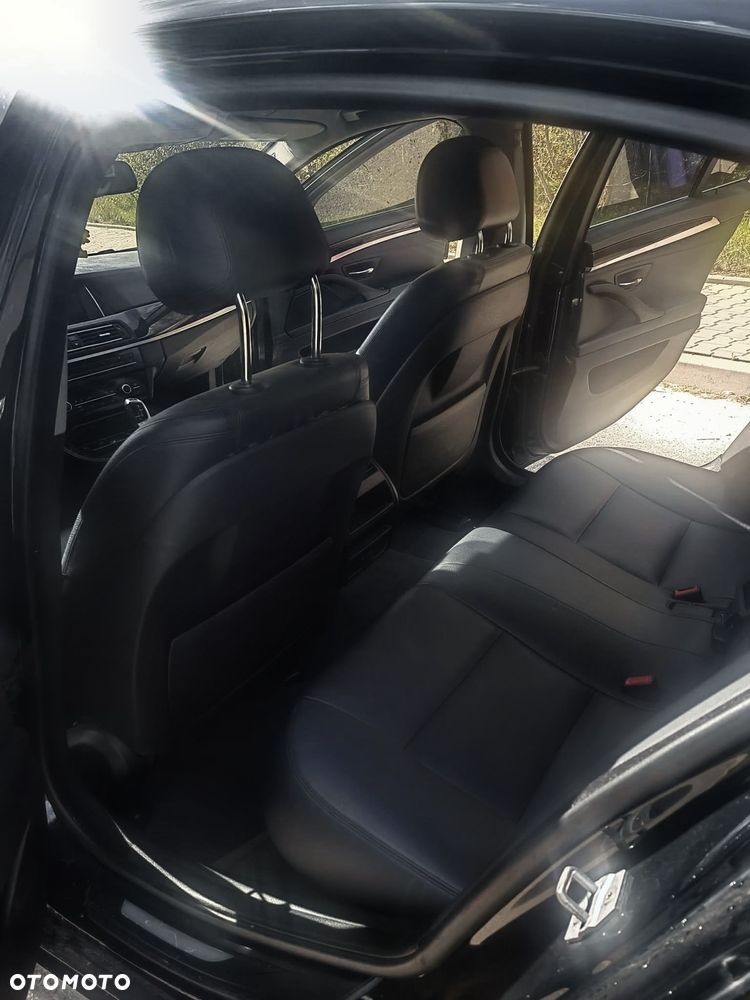 BMW Seria 5 535i - 12