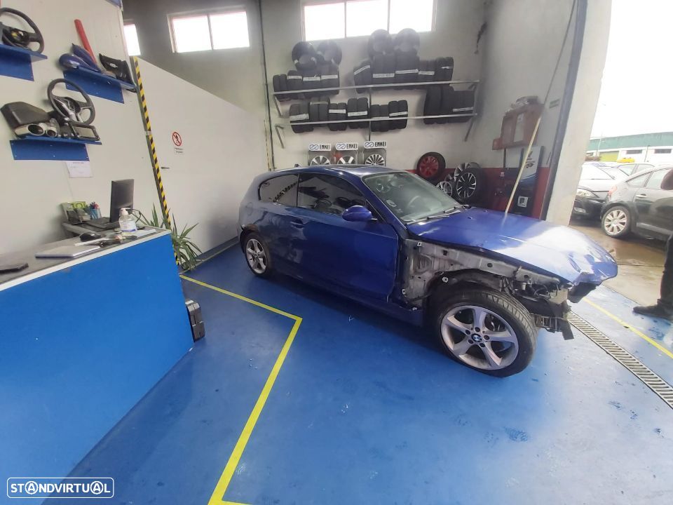 BMW 123 D c/ GPS às peças - 2