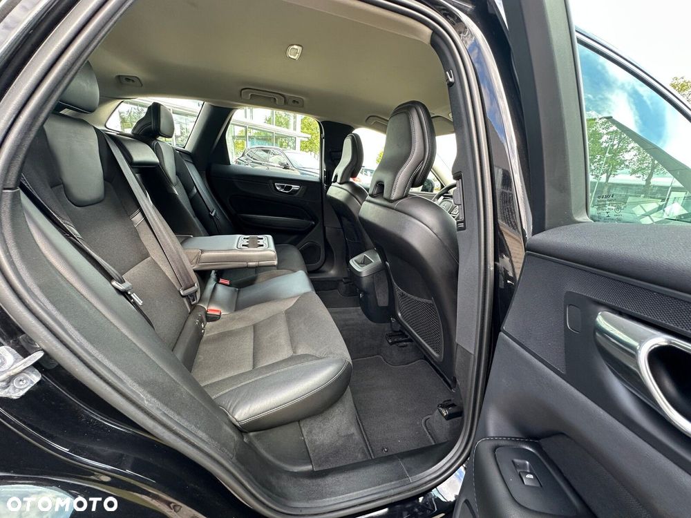 Volvo XC 60 T4 Momentum - 17