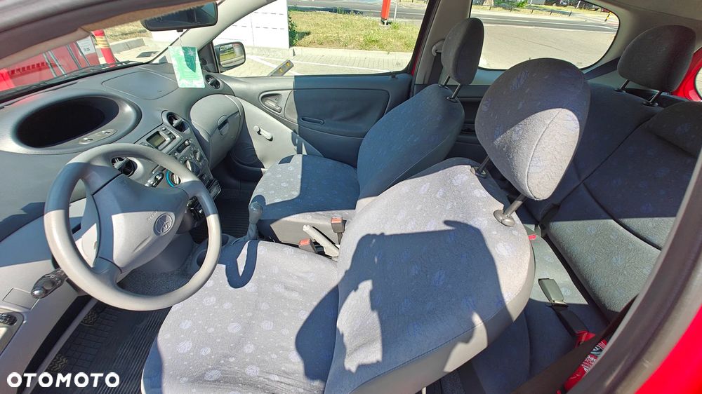 Toyota Yaris 1.0 Base - 9