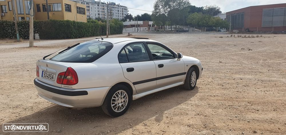 Mitsubishi Carisma HB 1.6 Avance - 3