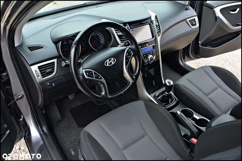 Hyundai i30 1.6 CRDi Premium - 24