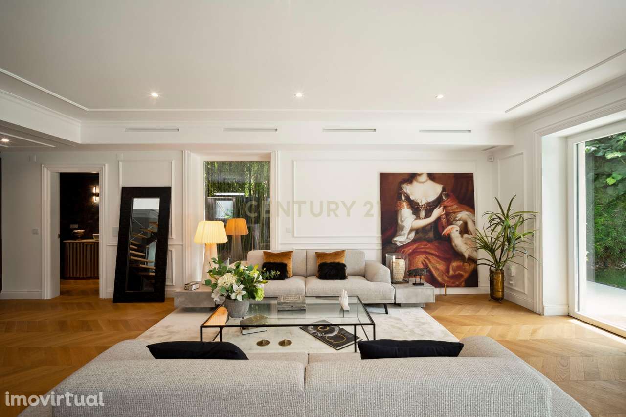 Moradia isolada T3+1 com jardim, piscina e guest house no centro de Ca - Grande imagem: 3/33