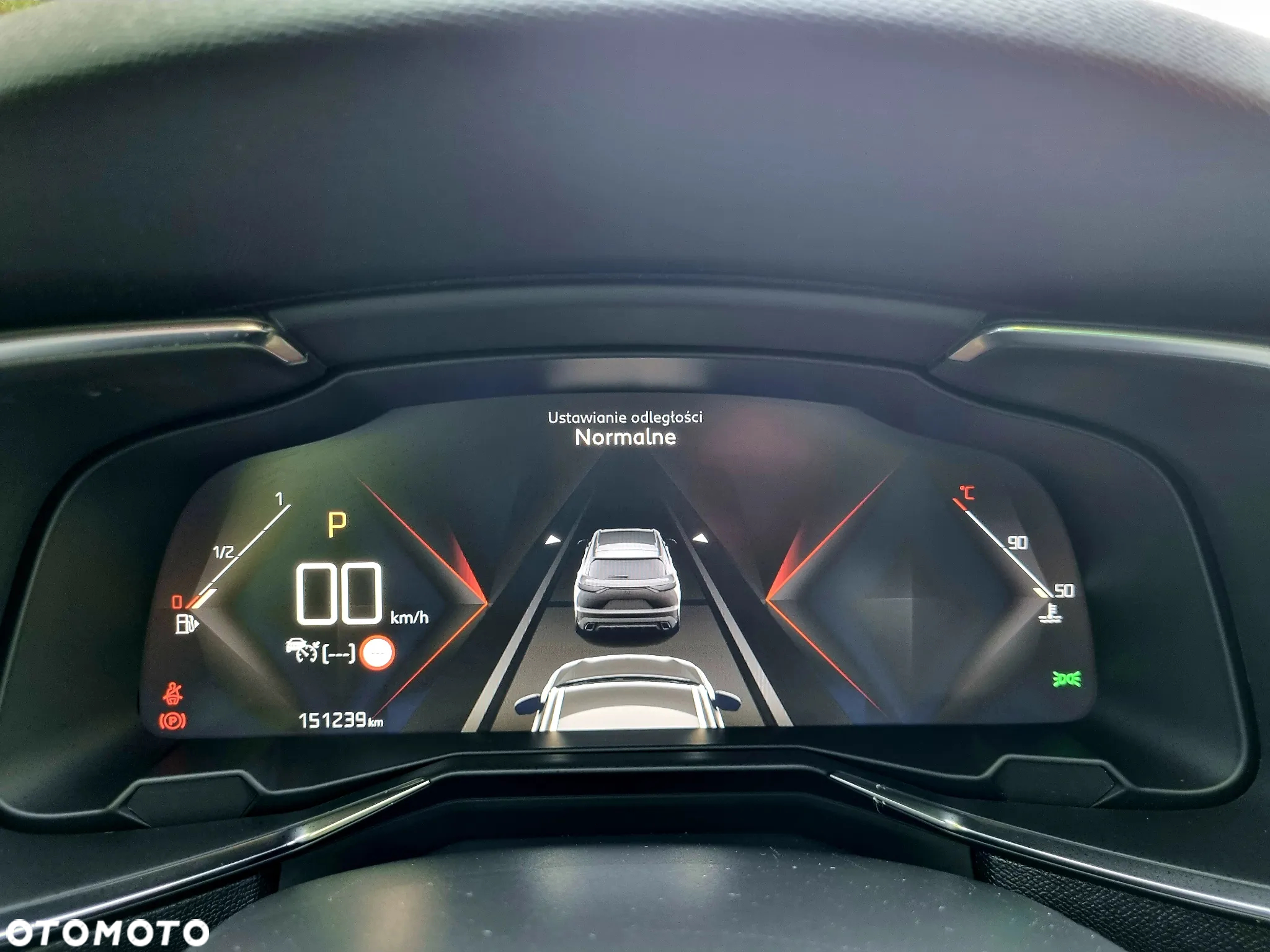 DS Automobiles DS 7 Crossback 2.0 BlueHDi Performance Line + - 24
