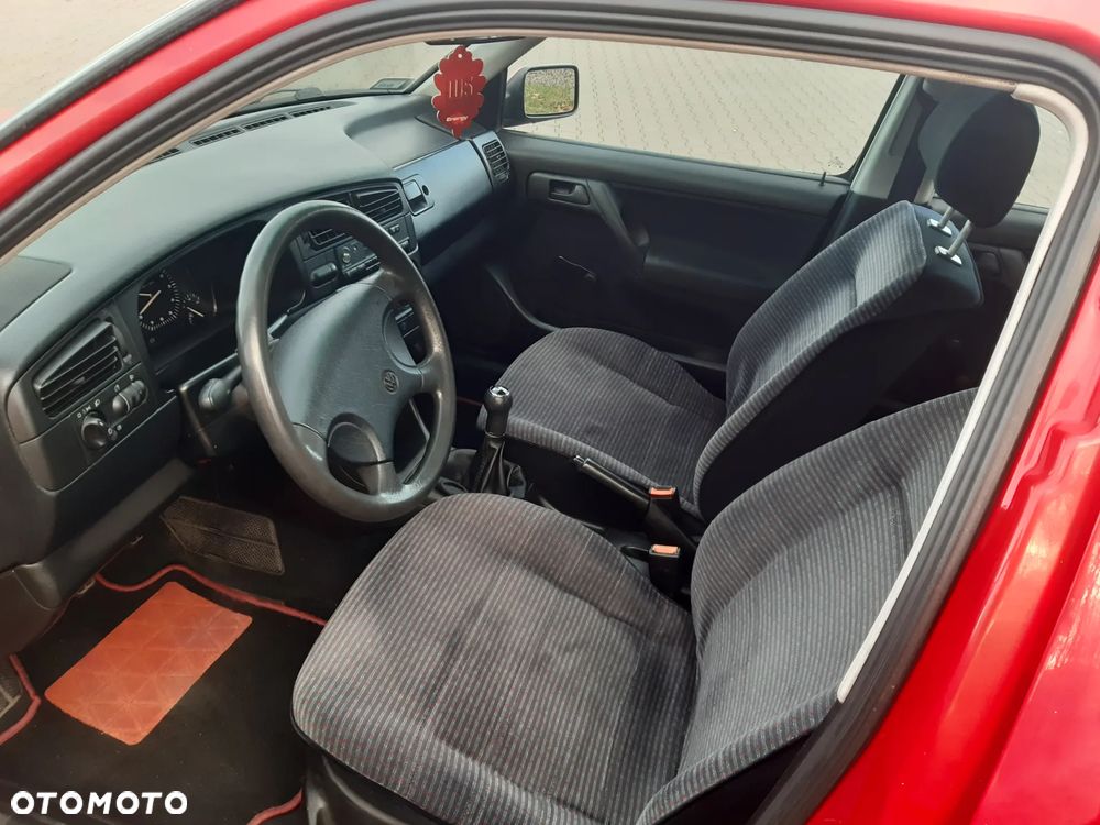 Volkswagen Golf 1.8 CL - 10