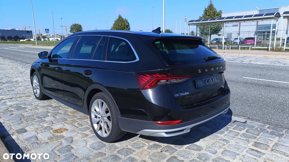 Skoda Octavia Combi 2.0 TDI DSG 4x4 Scout - 10