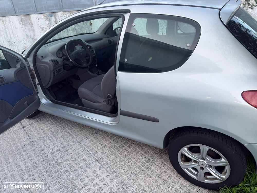 Peugeot 206 - 1