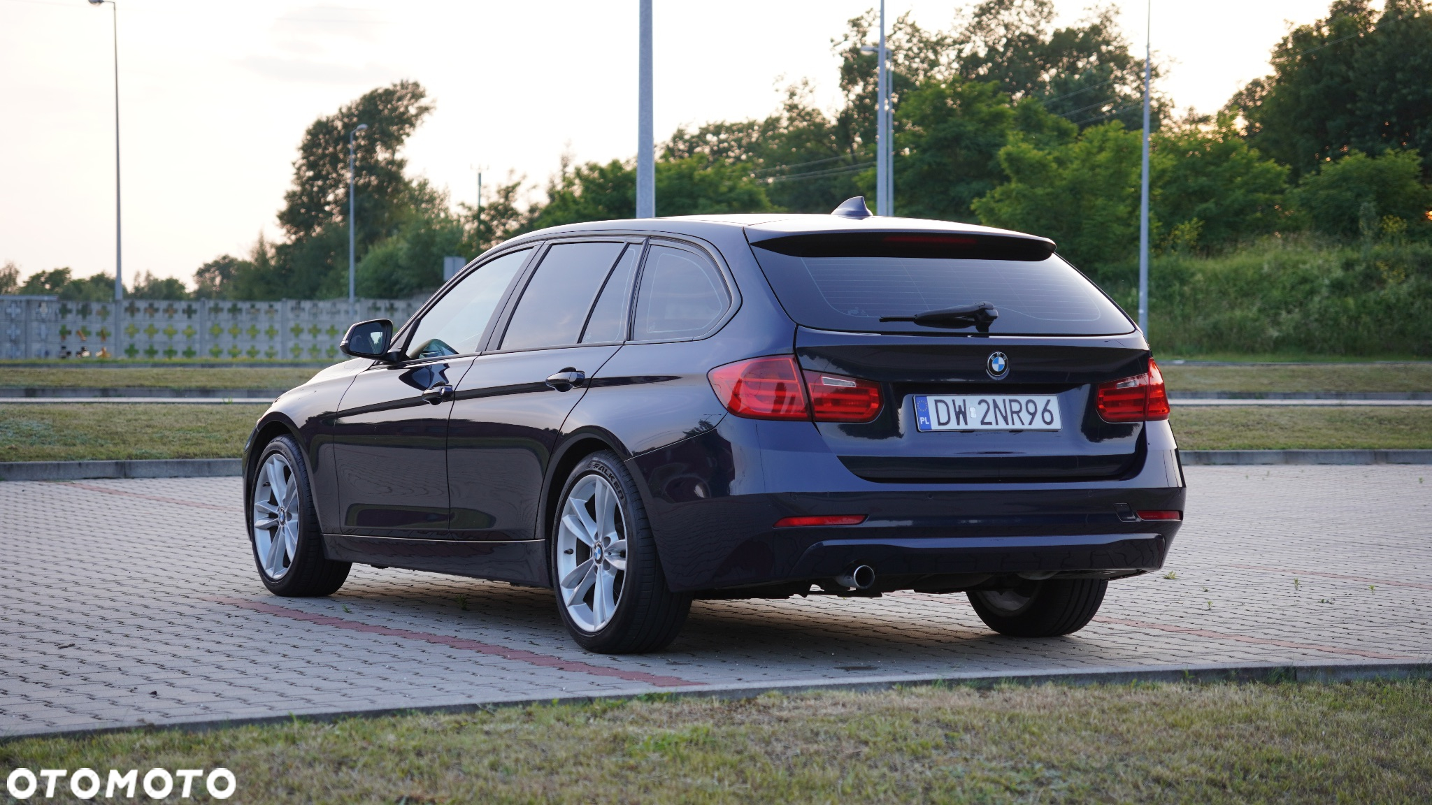 BMW Seria 3 318d Touring - 6