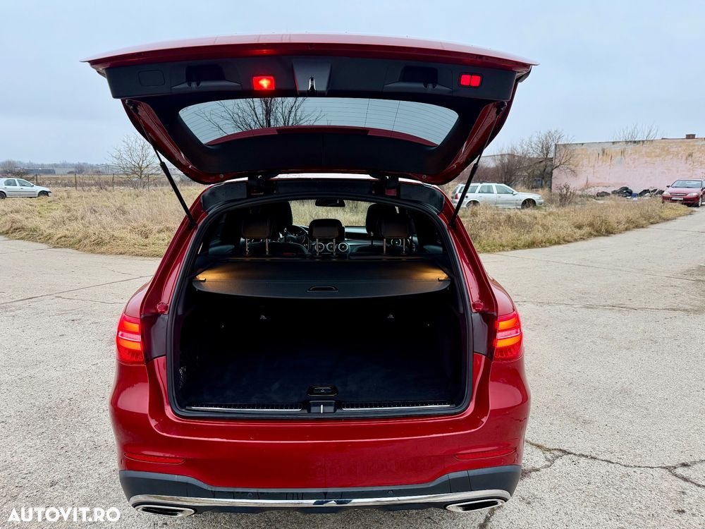 Mercedes-Benz GLC 300 4Matic 9G-TRONIC AMG Line - 15